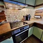 Bat Solutions Trier-euren - Alles Was Ein Nicht Bietet - 10 Min Zur Altstadt - 98 Qm Scheune Fuer 9 Personen Mit Sternenhimmel, Wintergarten, Grill Und Kino - Barrierefrei Dank Lift & Auffahrt * Trèves