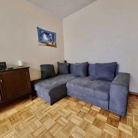 Bat Solutions Trier-euren - Alles Was Ein Nicht Bietet - 10 Min Zur Altstadt - 98 Qm Scheune Fuer 9 Personen Mit Sternenhimmel, Wintergarten, Grill Und Kino - Barrierefrei Dank Lift & Auffahrt Apartman *