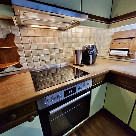 Bat Solutions Trier-euren - Alles Was Ein Nicht Bietet - 10 Min Zur Altstadt - 98 Qm Scheune Fuer 9 Personen Mit Sternenhimmel, Wintergarten, Grill Und Kino - Barrierefrei Dank Lift & Auffahrt * טרייר