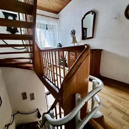 Bat Solutions Trier-euren - Alles Was Ein Nicht Bietet - 10 Min Zur Altstadt - 98 Qm Scheune Fuer 9 Personen Mit Sternenhimmel, Wintergarten, Grill Und Kino - Barrierefrei Dank Lift & Auffahrt