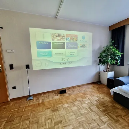 דירה Bat Solutions Trier-euren - Alles Was Ein Nicht Bietet - 10 Min Zur Altstadt - 98 Qm Scheune Fuer 9 Personen Mit Sternenhimmel, Wintergarten, Grill Und Kino - Barrierefrei Dank Lift & Auffahrt טרייר