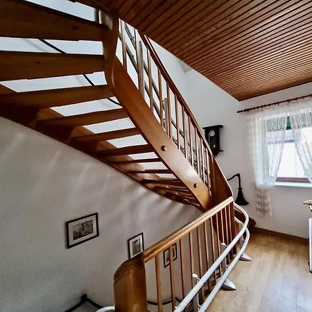 Bat Solutions Trier-euren - Alles Was Ein Nicht Bietet - 10 Min Zur Altstadt - 98 Qm Scheune Fuer 9 Personen Mit Sternenhimmel, Wintergarten, Grill Und Kino - Barrierefrei Dank Lift & Auffahrt * טרייר