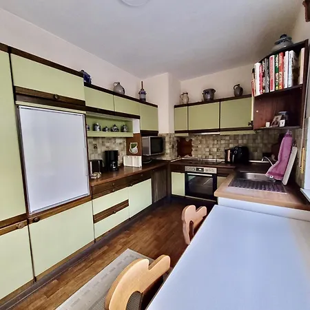 Bat Home Solutions Trier-Euren - Alles Was Ein Hotel Nicht Bietet - 10 Min Zur Altstadt - 98 Qm Scheune Fuer 9 Personen Mit Sternenhimmel, Wintergarten, Grill Und Kino - Barrierefrei Dank Lift & Auffahrt