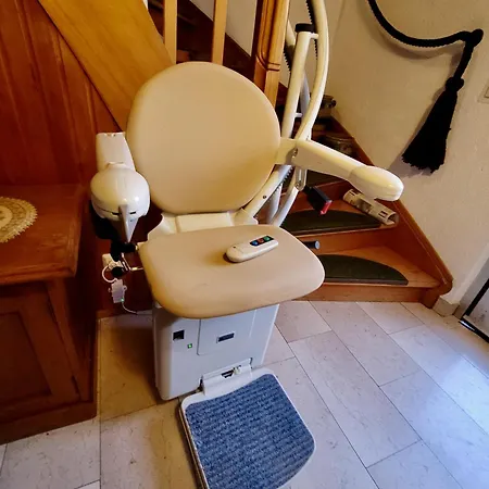 Apartment Bat Home Solutions Trier-Euren - Alles Was Ein Hotel Nicht Bietet - 10 Min Zur Altstadt - 98 Qm Scheune Fuer 9 Personen Mit Sternenhimmel, Wintergarten, Grill Und Kino - Barrierefrei Dank Lift & Auffahrt