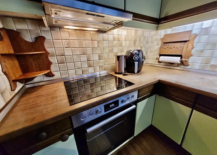 Bat Solutions Trier-euren - Alles Was Ein Nicht Bietet - 10 Min Zur Altstadt - 98 Qm Scheune Fuer 9 Personen Mit Sternenhimmel, Wintergarten, Grill Und Kino - Barrierefrei Dank Lift & Auffahrt * Trier