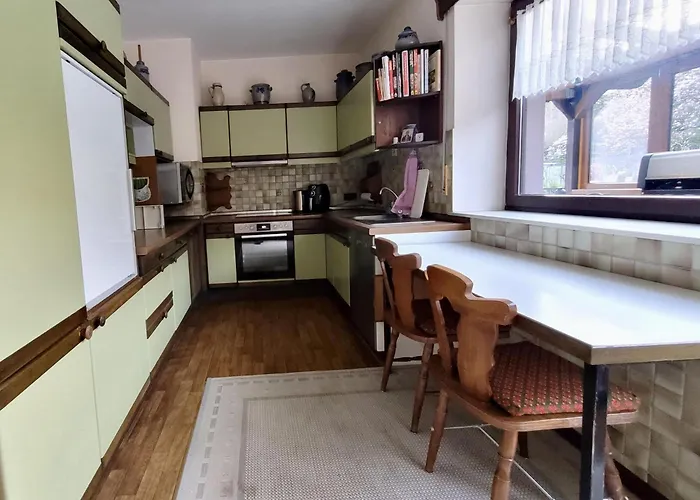 Bat Solutions Trier-euren - Alles Was Ein Nicht Bietet - 10 Min Zur Altstadt - 98 Qm Scheune Fuer 9 Personen Mit Sternenhimmel, Wintergarten, Grill Und Kino - Barrierefrei Dank Lift & Auffahrt Apartman *